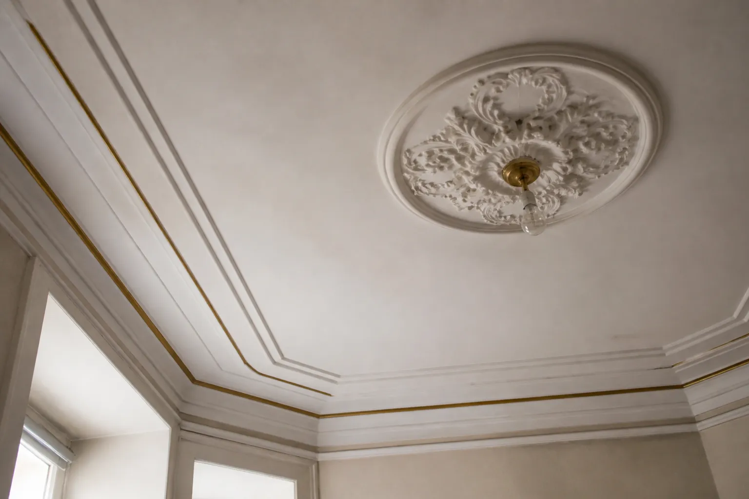 Expert visitant un appartement a Lyon 9e