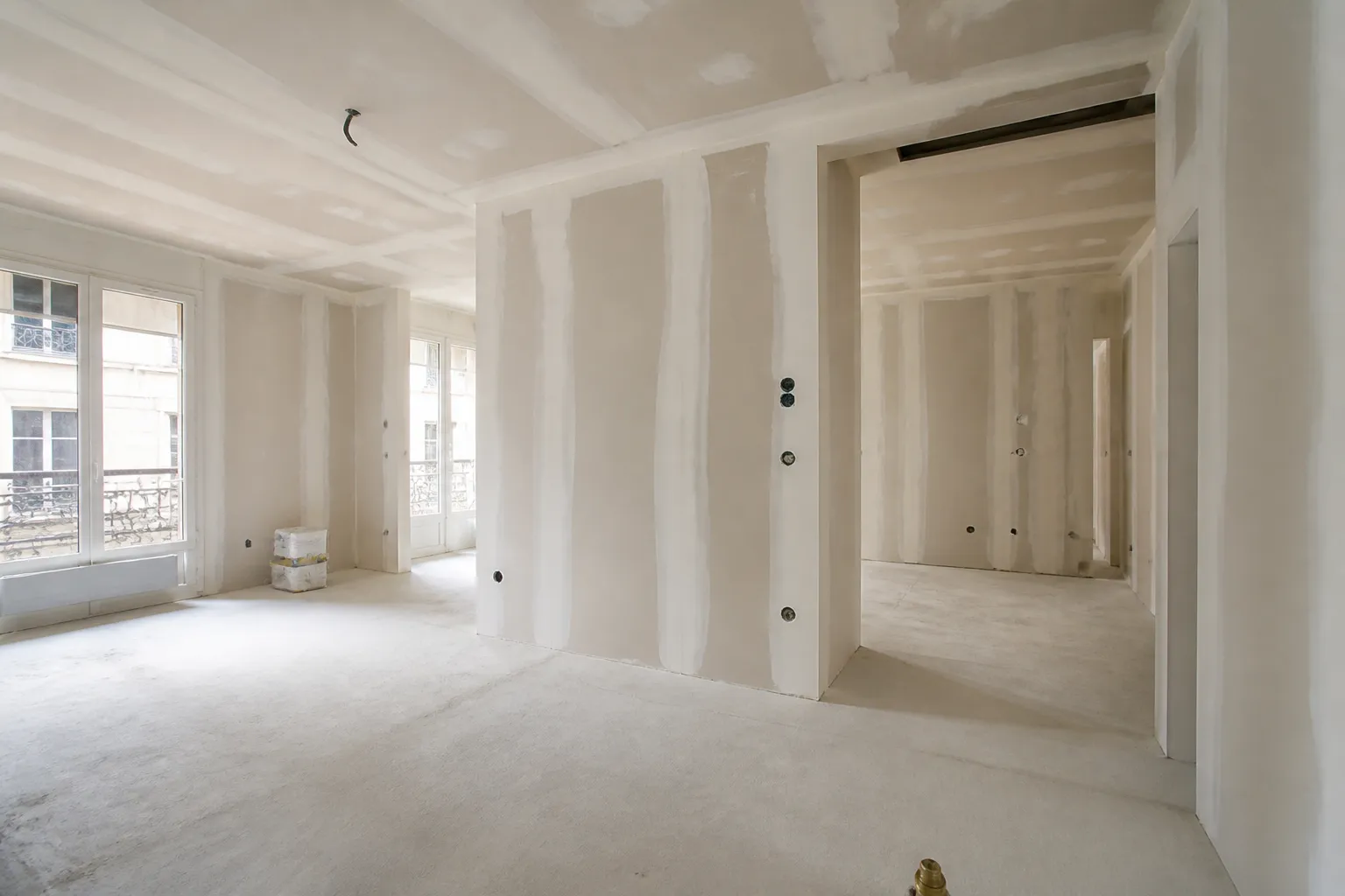 Cloisons en plaques de platre dans un appartement neuf a Lyon 8e
